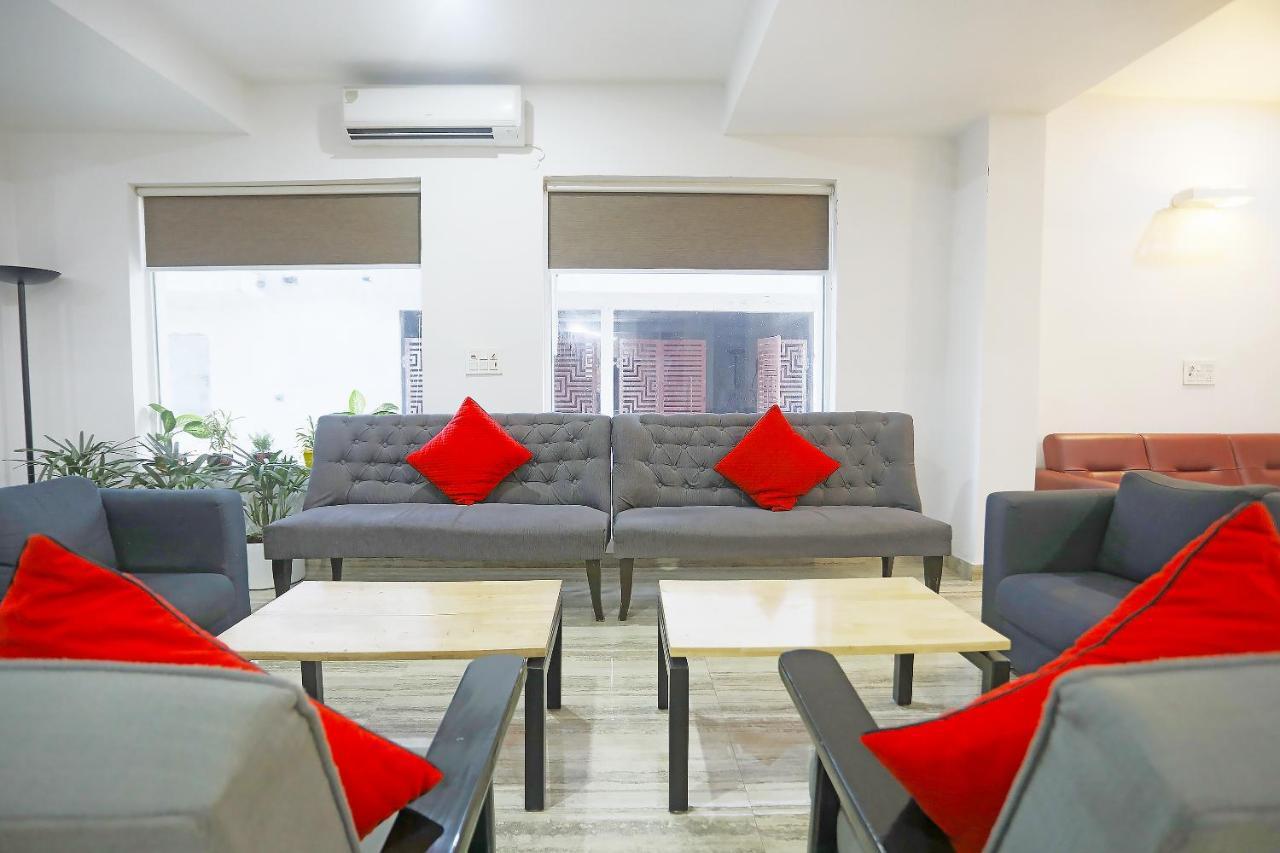 Super Townhouse Cloud Bay, Near Genpact, Sector-69, Gurgaon Hotel Bagian luar foto