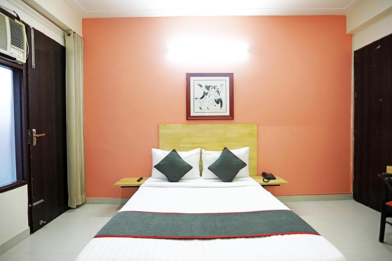 Super Townhouse Cloud Bay, Near Genpact, Sector-69, Gurgaon Hotel Bagian luar foto