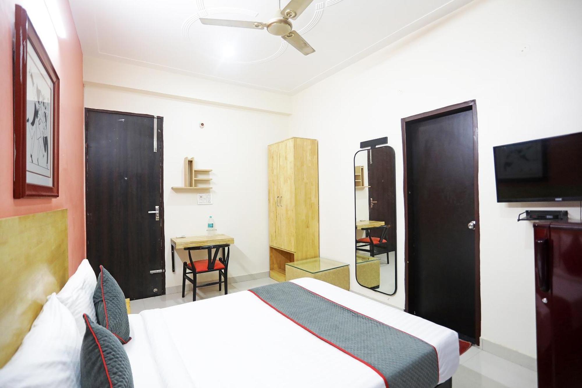 Super Townhouse Cloud Bay, Near Genpact, Sector-69, Gurgaon Hotel Bagian luar foto