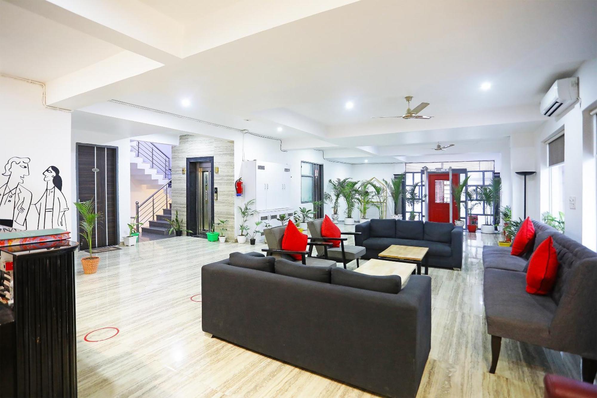Super Townhouse Cloud Bay, Near Genpact, Sector-69, Gurgaon Hotel Bagian luar foto