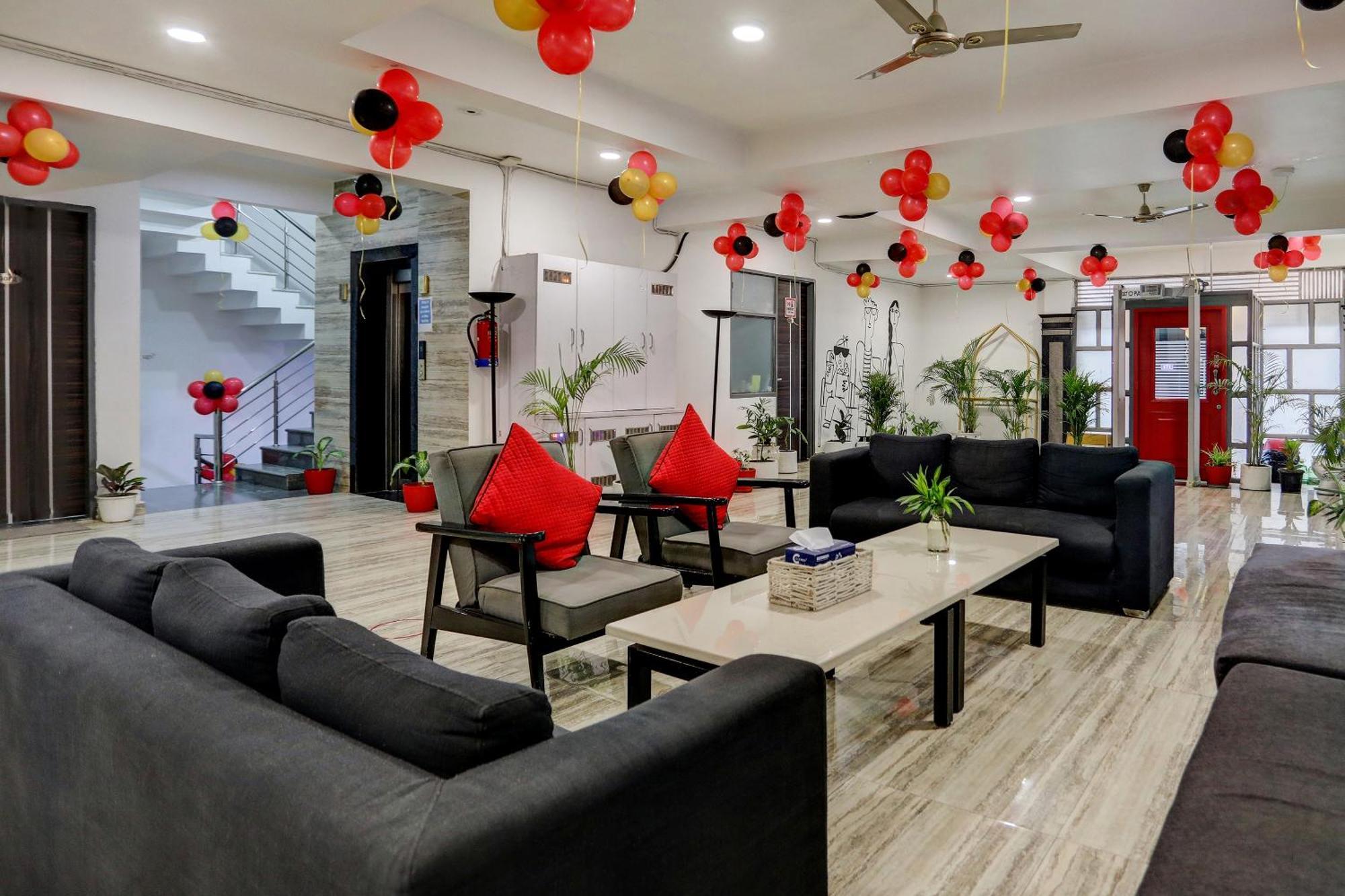 Super Townhouse Cloud Bay, Near Genpact, Sector-69, Gurgaon Hotel Bagian luar foto