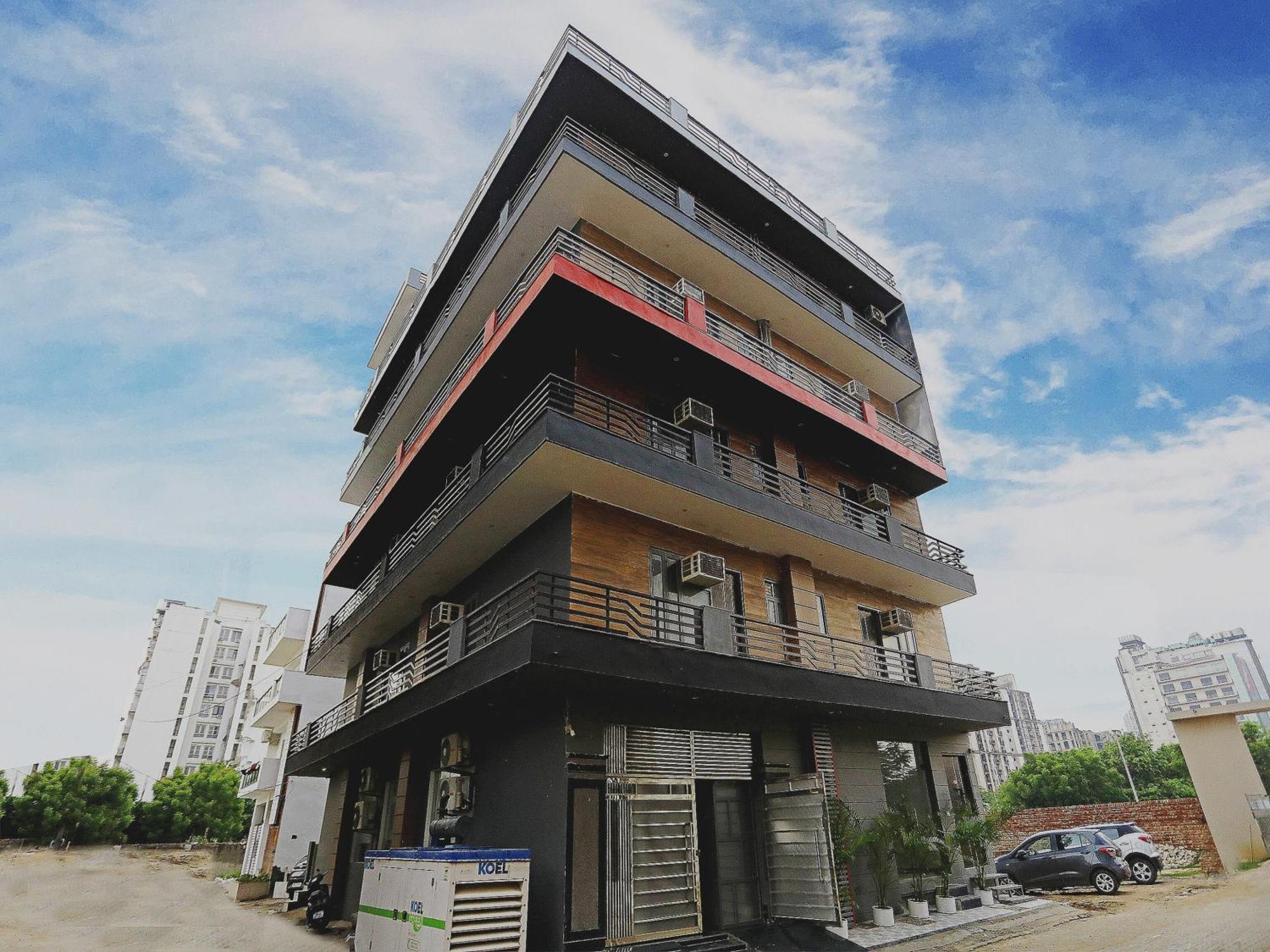 Super Townhouse Cloud Bay, Near Genpact, Sector-69, Gurgaon Hotel Bagian luar foto