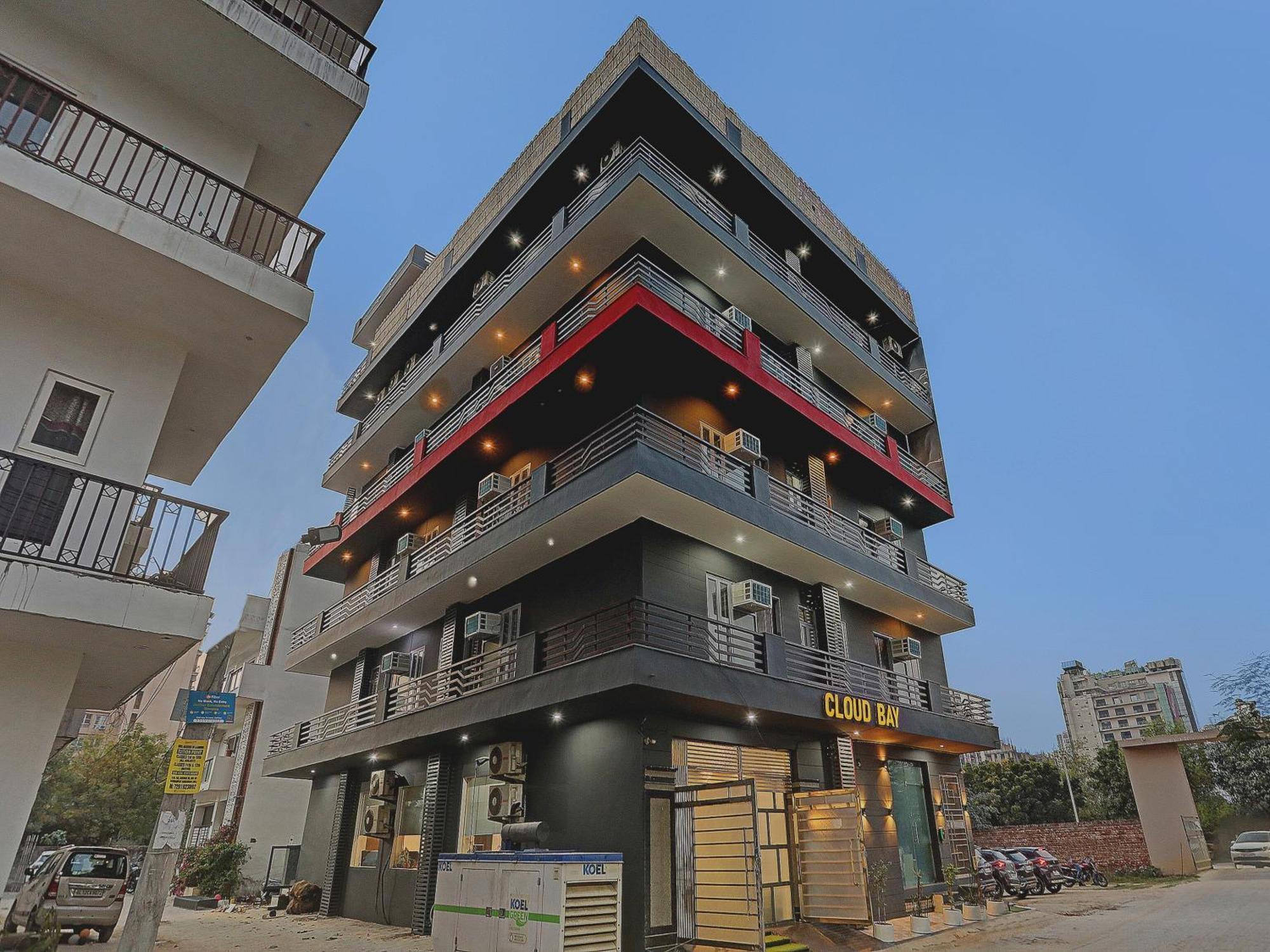 Super Townhouse Cloud Bay, Near Genpact, Sector-69, Gurgaon Hotel Bagian luar foto